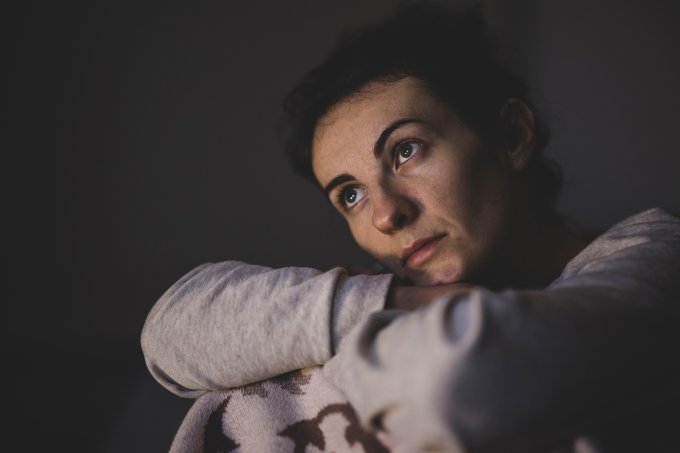 oglądanie filmu na temat alkoholizmu